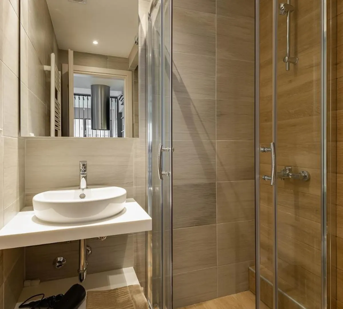 Innovative Snug Bohemian Studio In Ladadika Salonic Apartament